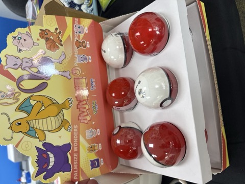 Pokemon Palmsize Wonders Pokeballs